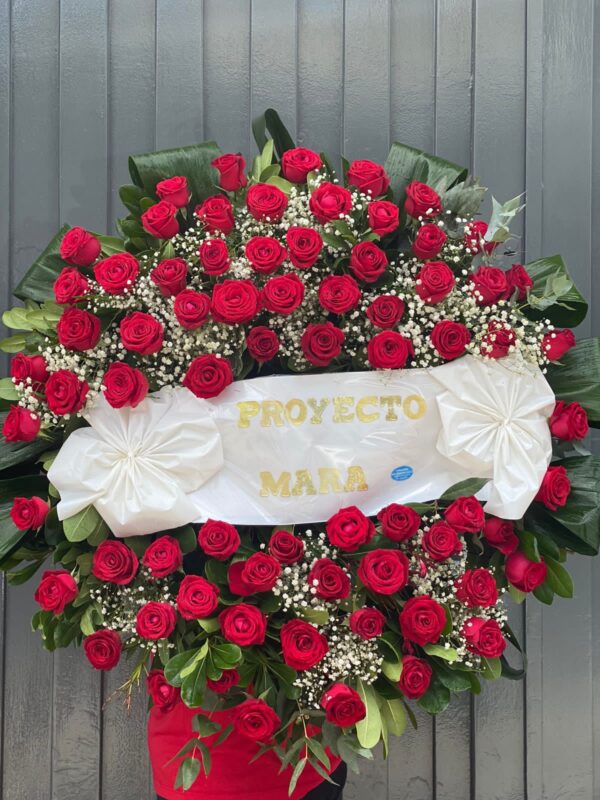 B 1 - Corona Empresarial de Rosas Rojas Importadas