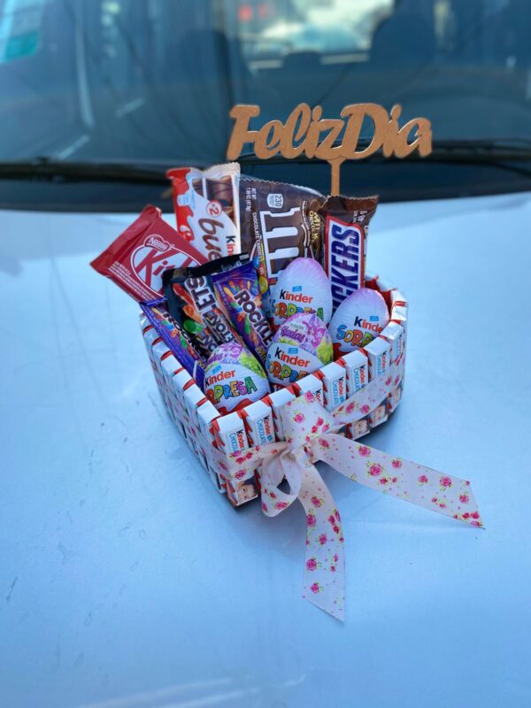 Corazon Kinder Premium + Dulces + Topper " Feliz Dia"