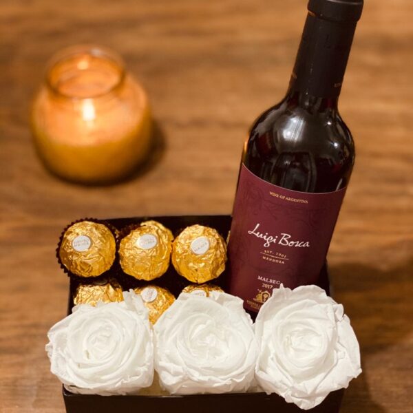 Box Boda - Rosas Eternas + Luigi Bosca 375 ml + Ferrero Rocher