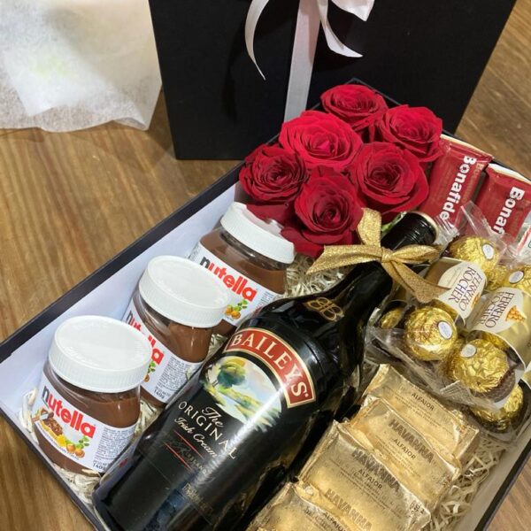 Box Deluxe - Rosas + Baileys + Nutella + Bombones
