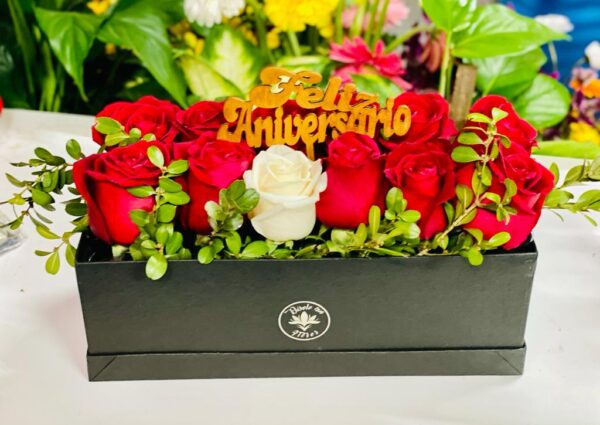 Box Aniversario ( 12 rosas + topper)