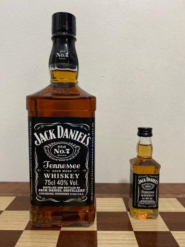 Jack Daniels Nro 7  de 750 ml + Miniatura