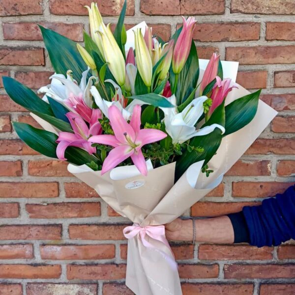 Ramo de 12 Liliums Perfumados ( Rosados y Blancos)