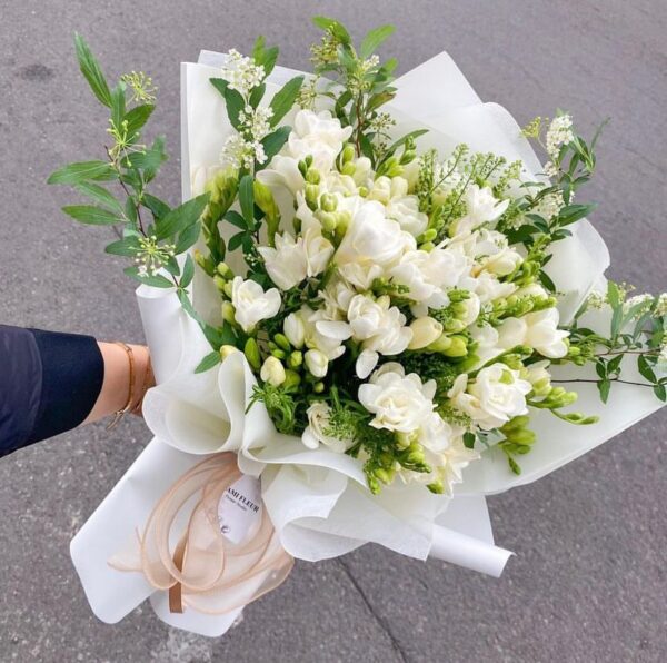 Ramo de Fresias Blancas ( 50 unidades)