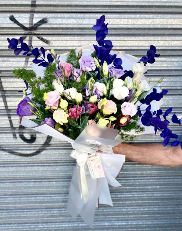 Ramo de Lincianthus en Papel Boop