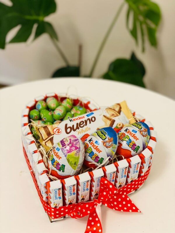 Corazon Kinder Sorpresa + Mini Huevitos Kinder