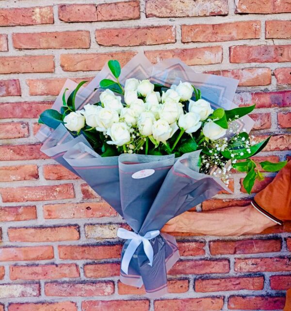 Ramo de Rosas Blancas ( 2 Docenas)