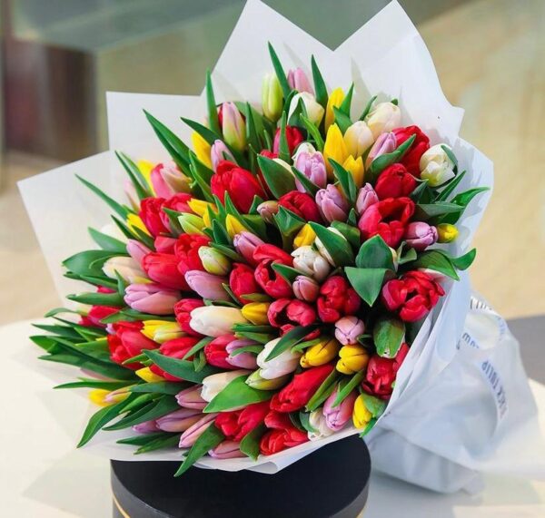 Ramo de 100 Tulipanes