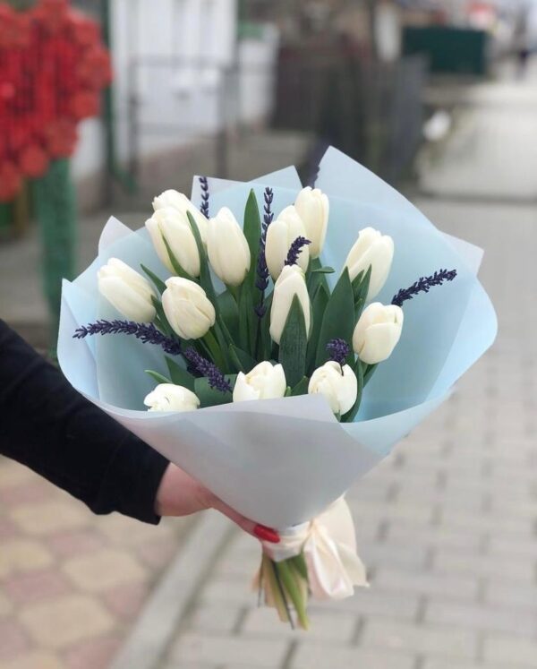 Ramo de 12 Tulipanes Blancos