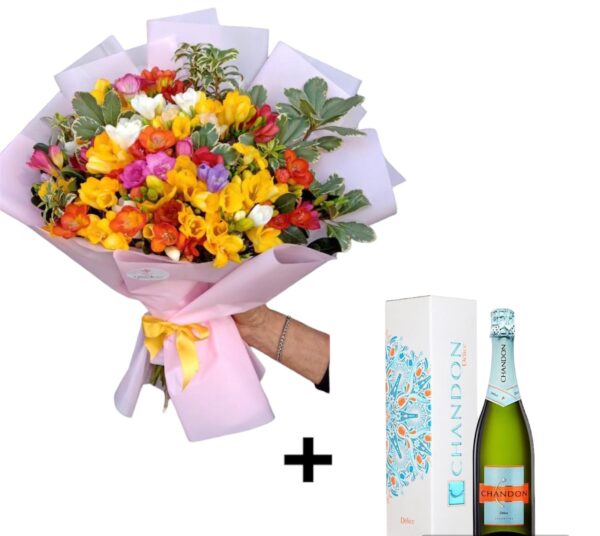 Ramo de 50 Fresias Perfumadas + Estuche Chandon Delice 750 ml
