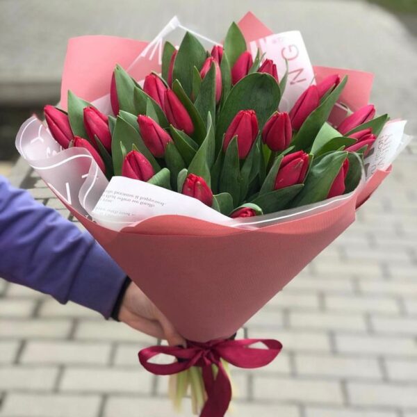 Ramo de 24 Tulipanes Rojos