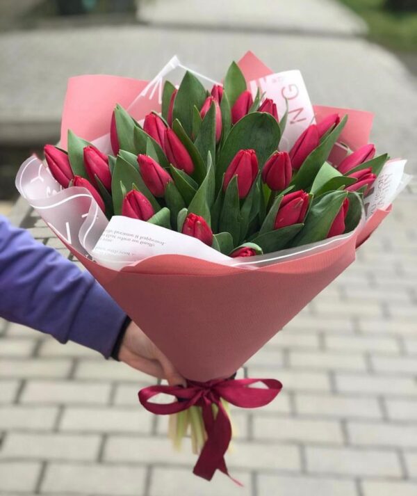 Ramo de 24 Tulipanes Rojos