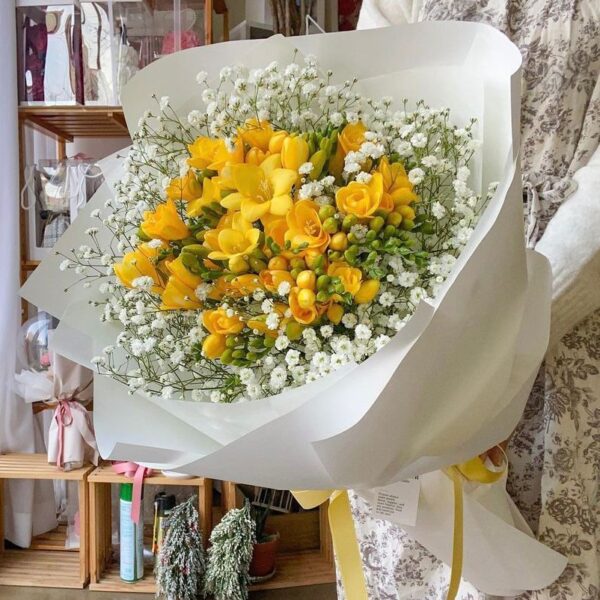 Ramo de 50 Fresias Amarillas Perfumadas