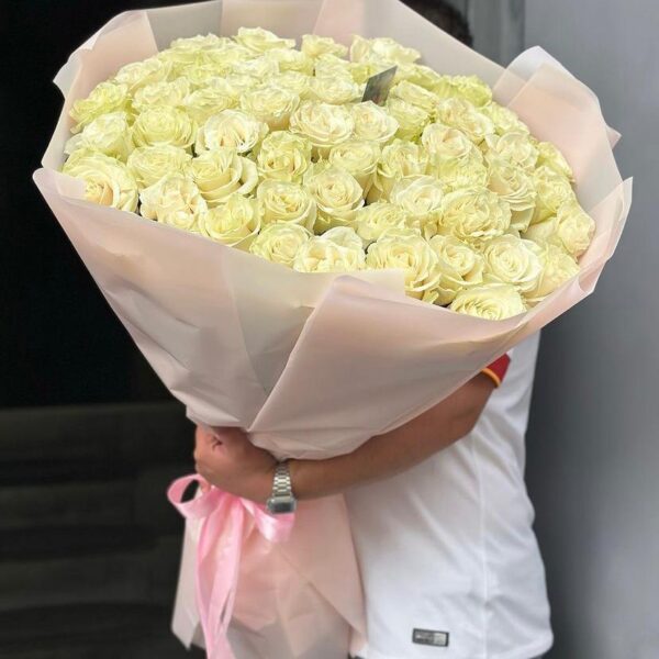 Ramo de 100 Rosas Blancas Importadas