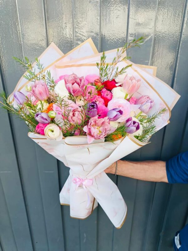 Ramo de Marimonias, Peonias y Lisianthus