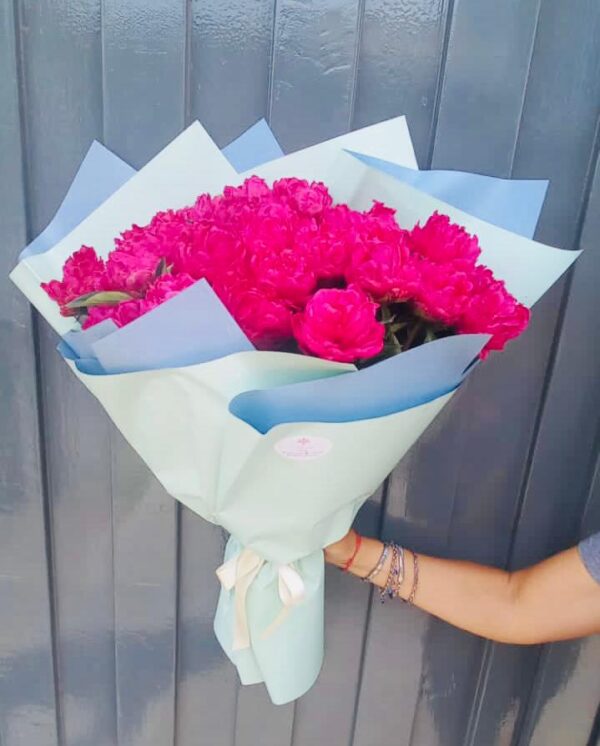 Ramo de 24 Peonias Fucsias