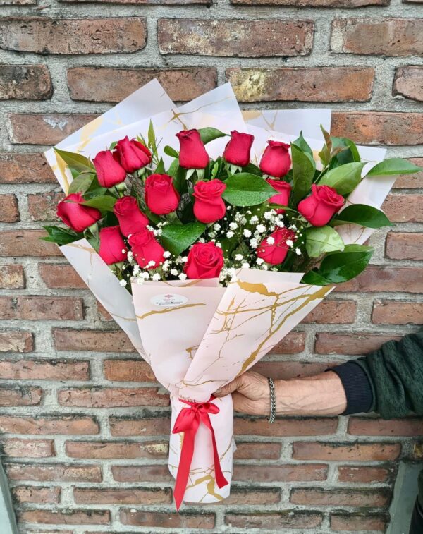 Ramo de 15 Rosas Rojas Importadas