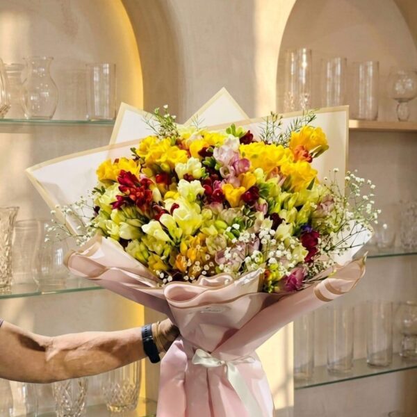 Ramo Deluxe de 200 Fresias Perfumadas