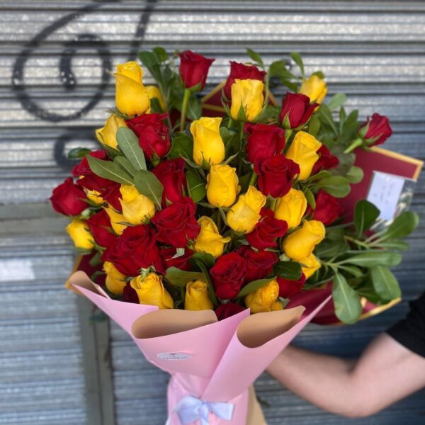 50 Rosas Nacionales Amarillas y Rojas