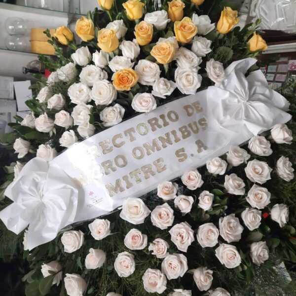 Corona de Rosas Amarillas y Blancas Premium
