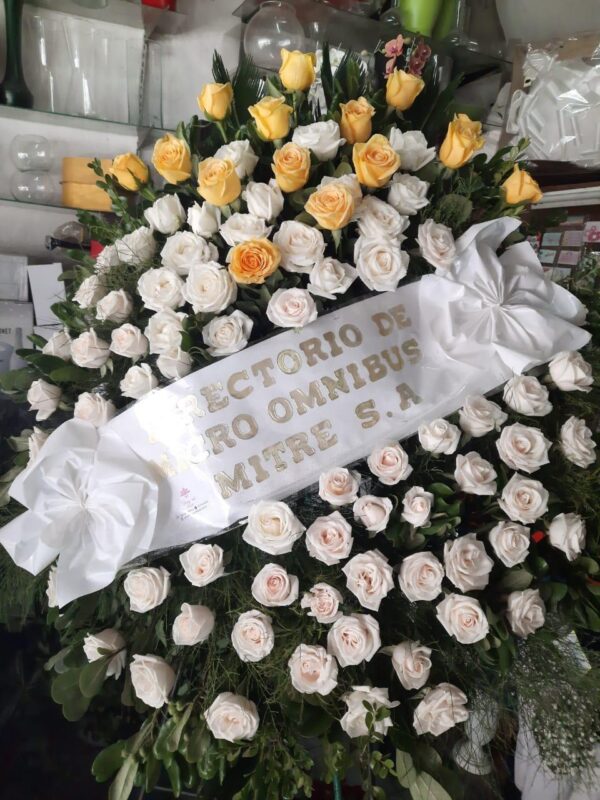 Corona de Rosas Amarillas y Blancas Premium