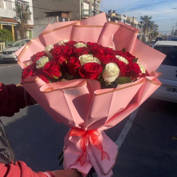 36 Rosas Importadas Rojas y Blancas