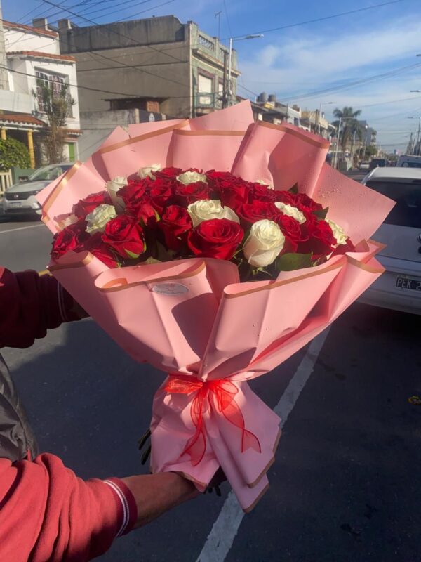 36 Rosas Importadas Rojas y Blancas