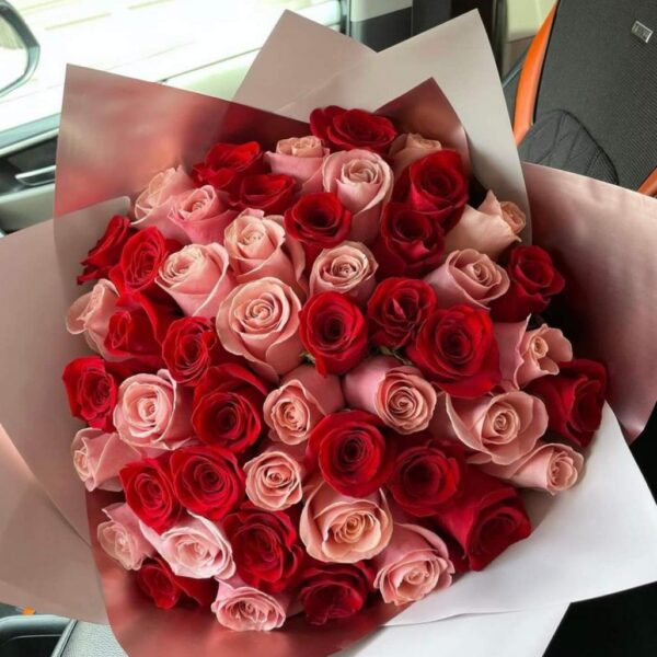 Ramo de 50 Rosas Importadas Rosadas y Rojas