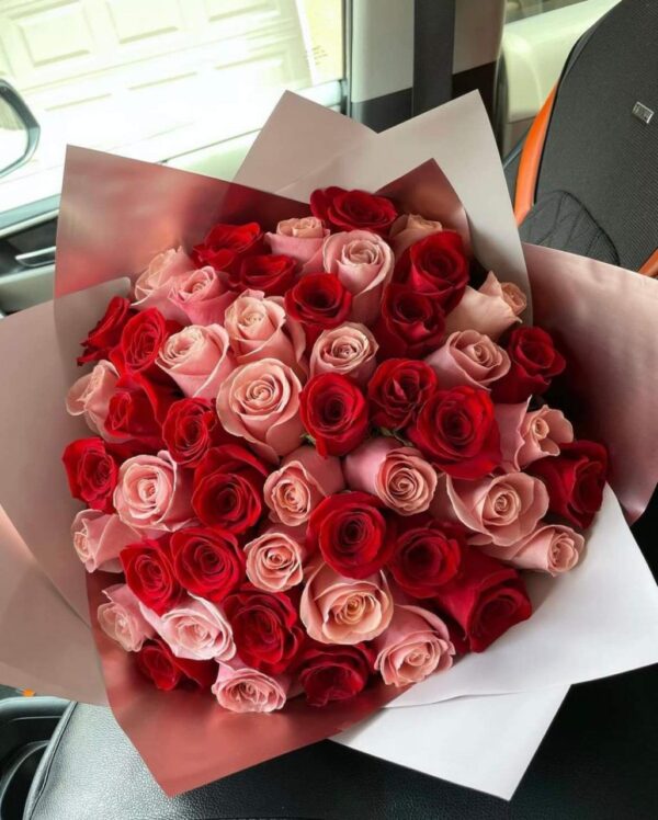 Ramo de 50 Rosas Importadas Rosadas y Rojas