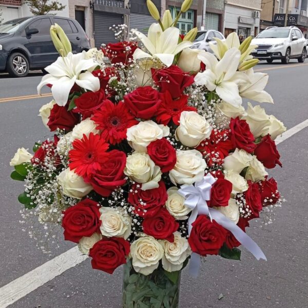 Florero Deluxe de Rosas Importadas, Gerberas y Liliums