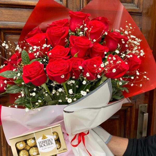 Ramo de 24 Rosas Rojas Importadas + Ferrero Rocher ( 8 u)